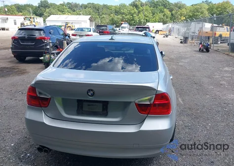 2006 BMW 330I z USA, uszkodzony, nr VIN WBAVB33586KR79558